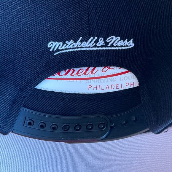 MITCHELL & NESS PHILADELPHIA PHILLIES OVERUNDER PRO CROWN SNAPBACK HAT NEW - Picture 3 of 4